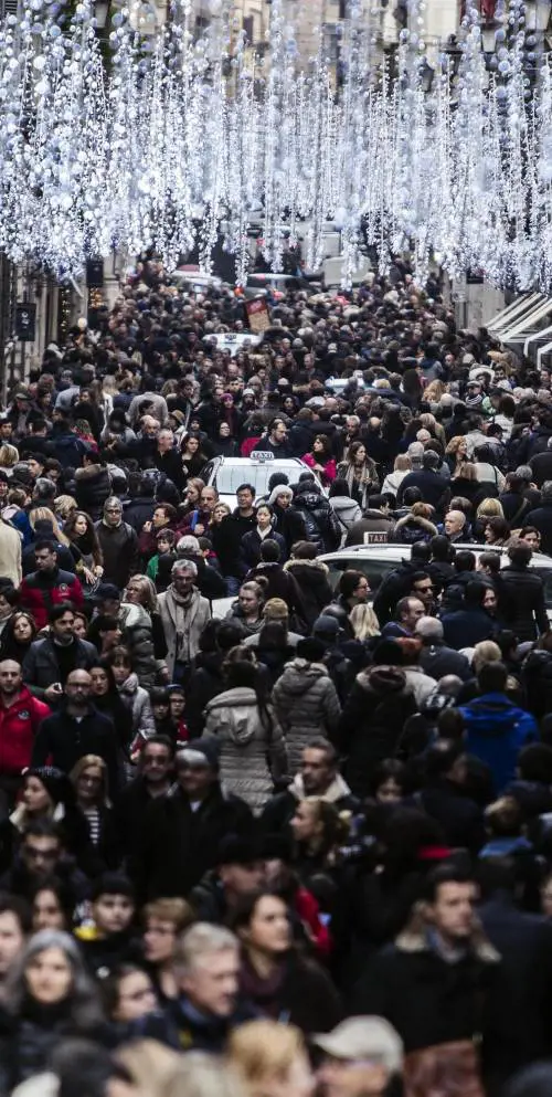 Ma è una processione che nasconde solo croci