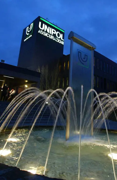 Otto giorni per le cessioni UnipolSai BIVIO Il rischio è una sanzione da almeno 150 milioni La «sfida» delle agenzie