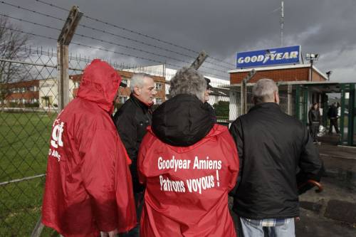 Francia, rilasciati i due dirigenti Goodyear sequestrati in fabbrica