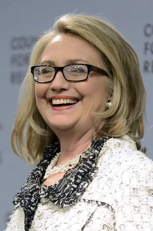 Hillary non ha rivali: in testa nei sondaggi. A destra se la giocano in sei