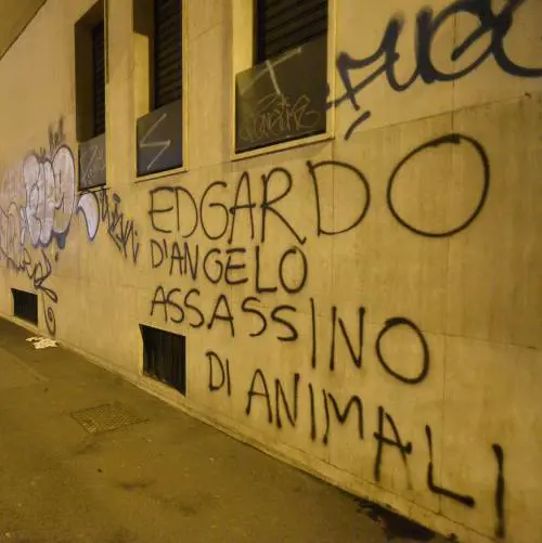 Minacce con nomi, indirizzi e foto per 4 ricercatori