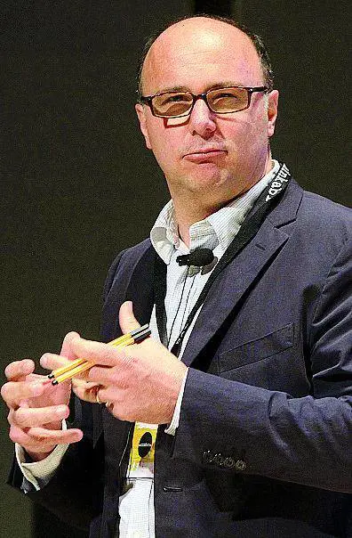 Luxottica guarda ad Amazon e l'ottico diventa «social»