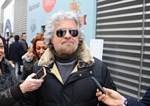 Pitti Uomo, a sorpresa c'è anche Beppe Grillo "Sono qui come stilista"