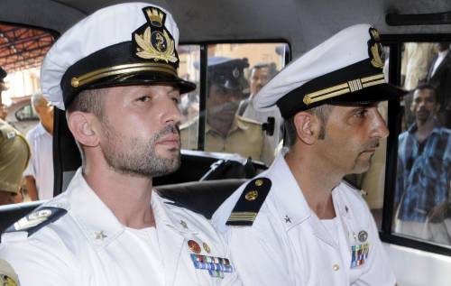 I due marò italiani prigionieri in India dal febbraio 2012
