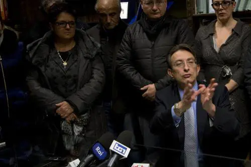 Scandalo terremoto, Cialente non ha più alibi: "Mi dimetto"