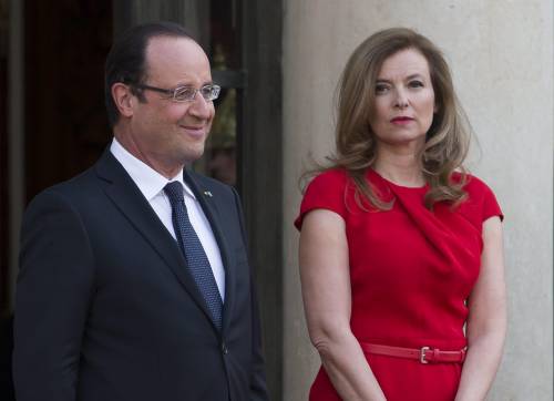 Ricoverata la compagna di Hollande: "Provata dopo le voci sul flirt"