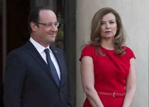 Ricoverata la compagna di Hollande: "Provata dopo le voci sul flirt"