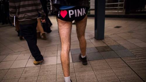 No Pants Subway Ride: in mutande in metro