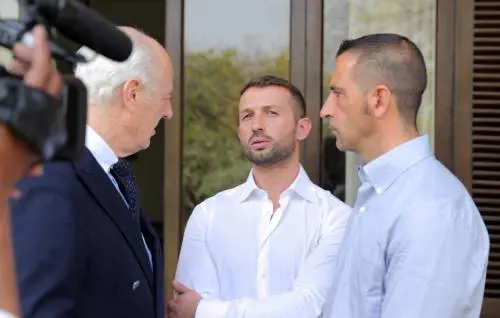 Il sottosegretario agli Esteri Staffan De Mistura coi marò Massimiliano Latorre e Salvatore Girone