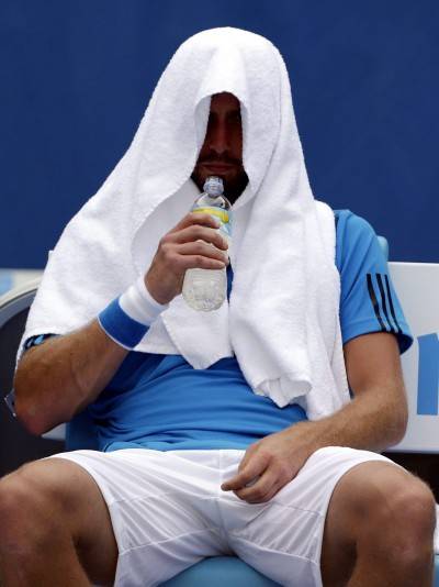 Che afa agli Australian Open: malori tra il pubblico ma il tennis non si ferma