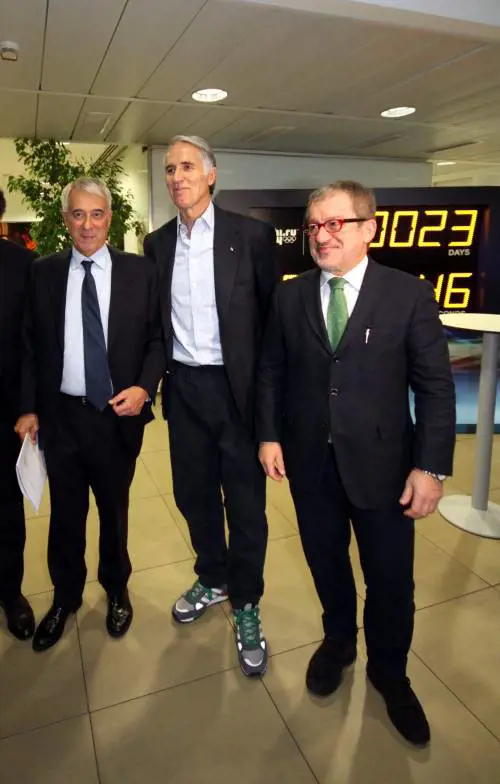 Giovanni Malagò con Roberto Maroni e Giuliano Pisapia
