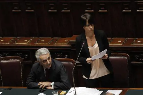De Girolamo in un'Aula deserta: "Sono vittima di un complotto"
