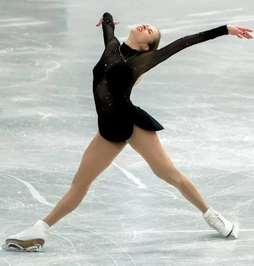 Carolina inciampa e abdica L'erede è una bimba russa