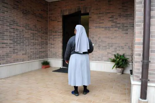 A processo per stalking, perseguitava una suora: "Siamo la Sacra Famiglia"