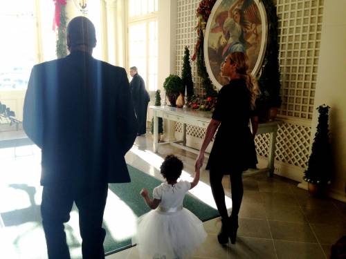 Beyoncé e la figlia alla Casa Bianca per i 50 anni di Michelle Obama
