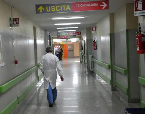 Così l'ospedale del Papa lascia i malati liberi di morire