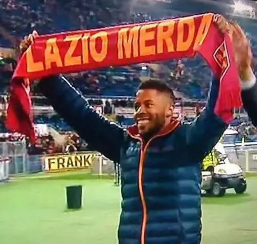 "Lazio M....", l'esordio con gaffe del brasiliano giallorosso Bastos