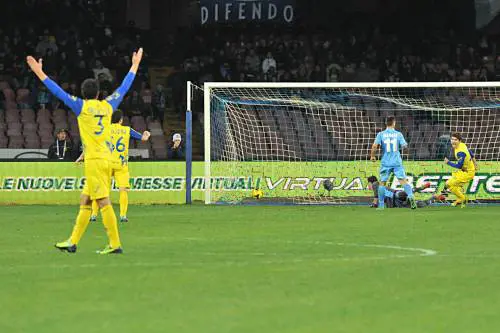 Napoli, tre pali e gol in extremis. Albiol evita la beffa