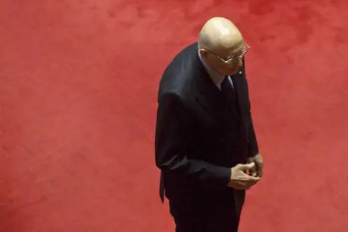 Tre ore di cortesia per non dire nulla