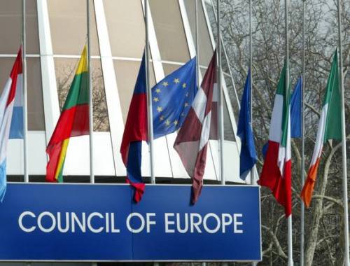 L'ipocrisia del Consiglio d’Europa: bacchetta l'Italia ma pende dalle labbra di Hamas