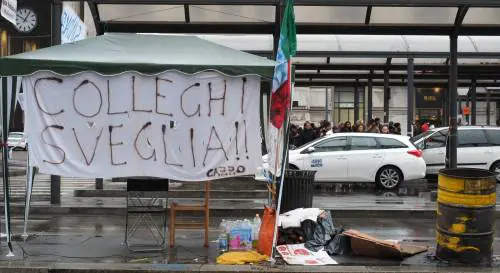 Taxi, dopo le auto a nolo torna la minaccia abusivi