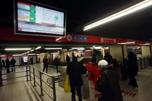 Da oggi tornelli chiusi in uscita per fermare i "portoghesi" del metrò