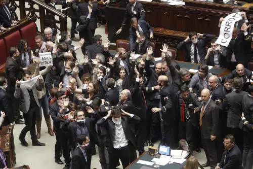 "Servo", "cornuto", "cretina": 65 anni di insulti a Palazzo