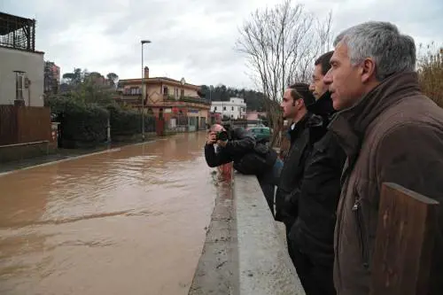 L'Italia devastata dal maltempo E Roma diventa un "sottoMarino"