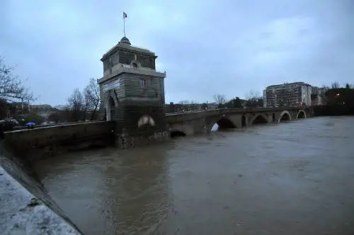 Mezza Italia fa acqua: ogni goccia un disastro