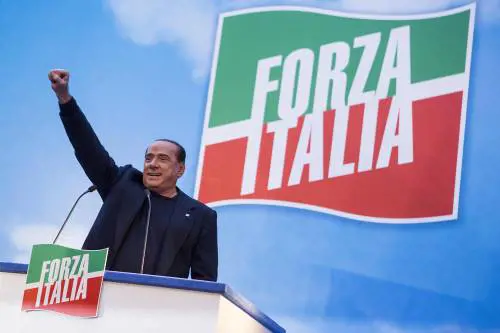 Berlusconi: "Serve bipolarismo, basta piccoli partiti"