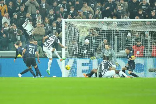 La Juve travolge l'Inter: 3-1. Crollo del Napoli a Bergamo, la Lazio "risorge" col Chievo