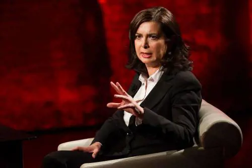 Ecco le pari opportunità della Boldrini: messa in piega per tutte le deputate