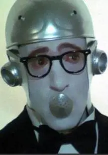 La replica del regista a Dylan Farrow che lo accusa di averla molestata da bimba