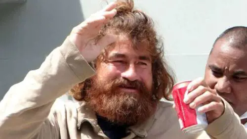 Naufrago ritorna alla civiltà dopo 14 mesi: ecco le foto