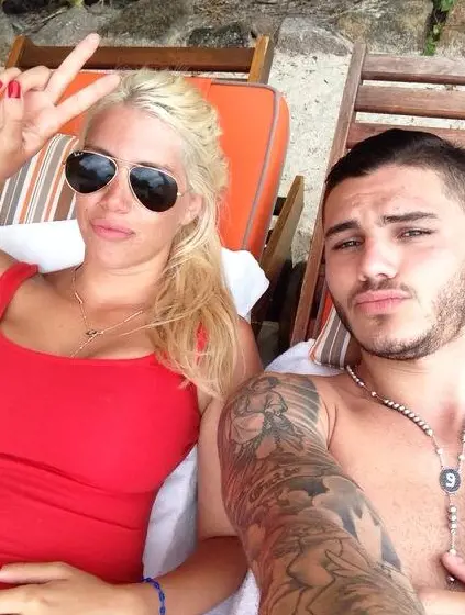 Icardi e Wanda Nara: tra tatuaggi, vacanze e caminetto, quando l'amore è twittato