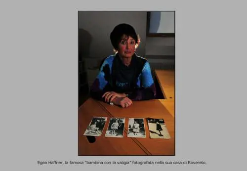 Gli esuli sul luogo del ricordo