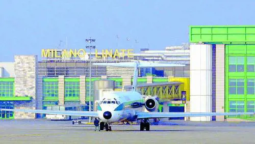 Malpensa sotto un treno: «È inutile»