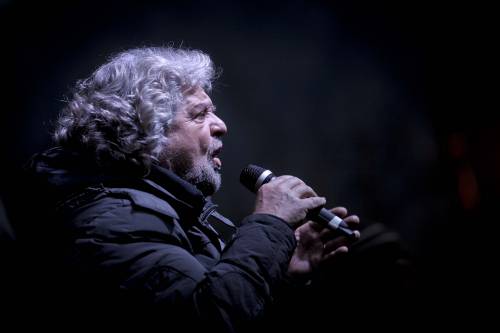 Grillo contro Napolitano: "Ci risparmi le consultazioni, sono una presa per il c..."