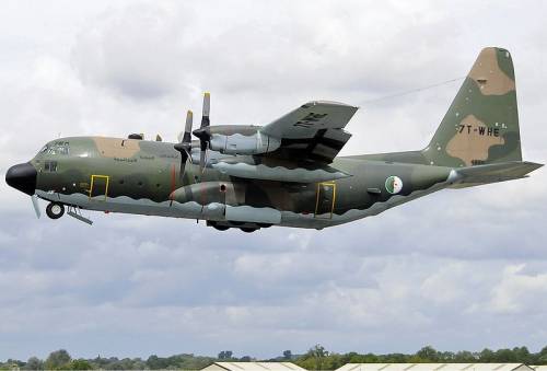 Un Hercules C130 della flotta algerina (Wikipedia)