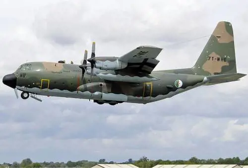 Un Hercules C130 della flotta algerina (Wikipedia)
