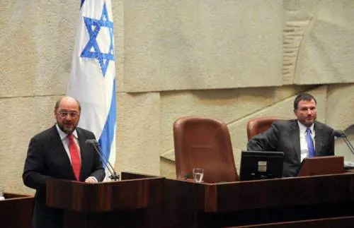 Schulz mente alla Knesset. Che eurogaffe
