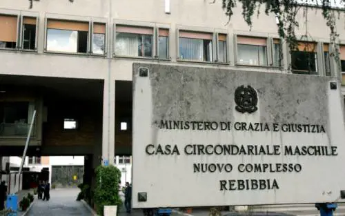 Un turista nell'ottovolante della giustizia: gli rubano l'identità e viene arrestato