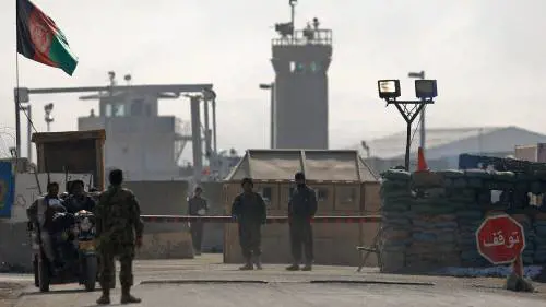 "Trattiamo con i talebani per una base". La mossa di Trump per tornare in Afghanistan