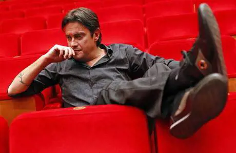 Paura per De André: finisce con l'auto in un torrente
