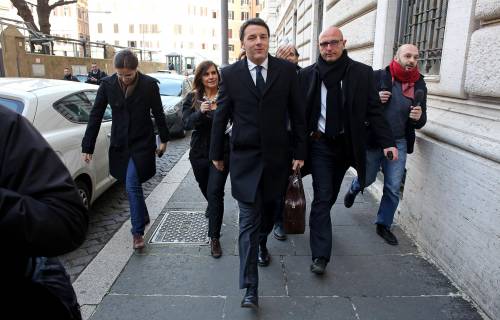 Matteo Renzi arriva alla Camera per le consultazioni