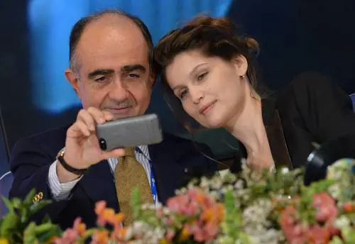 Il direttore di Rai1, Giancarlo Leone, con Laetitia Casta