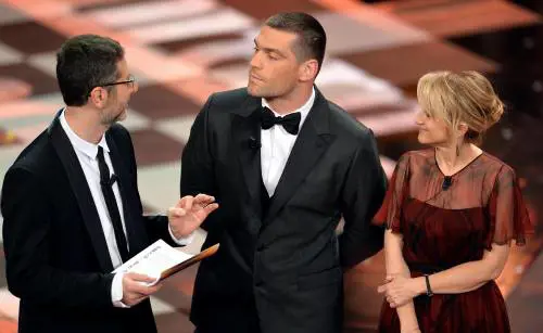 Fabio e Luciana celebrano la Rai ma imitano Sandra e Raimondo