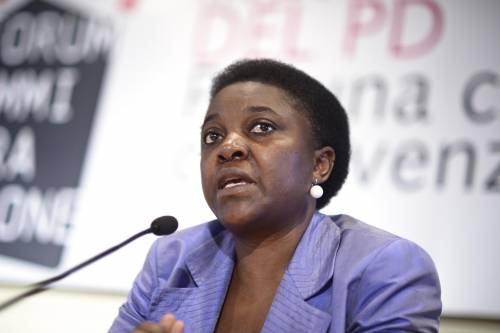 La Kyenge a Calderoli:  "Vada sui luoghi della macumba"