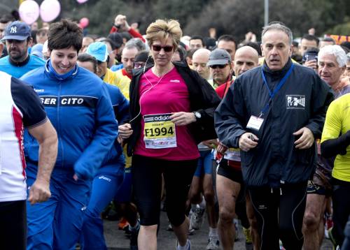 Pinotti corre la maratona prima del vertice sull'Ucraina