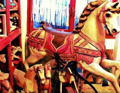 Film, pompieri e cavallucci La città dei musei nascosti